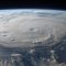 低気圧 台風の衛星写真